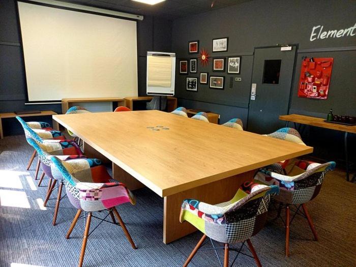 Ibis Portsmouth Hotel Bagian luar foto