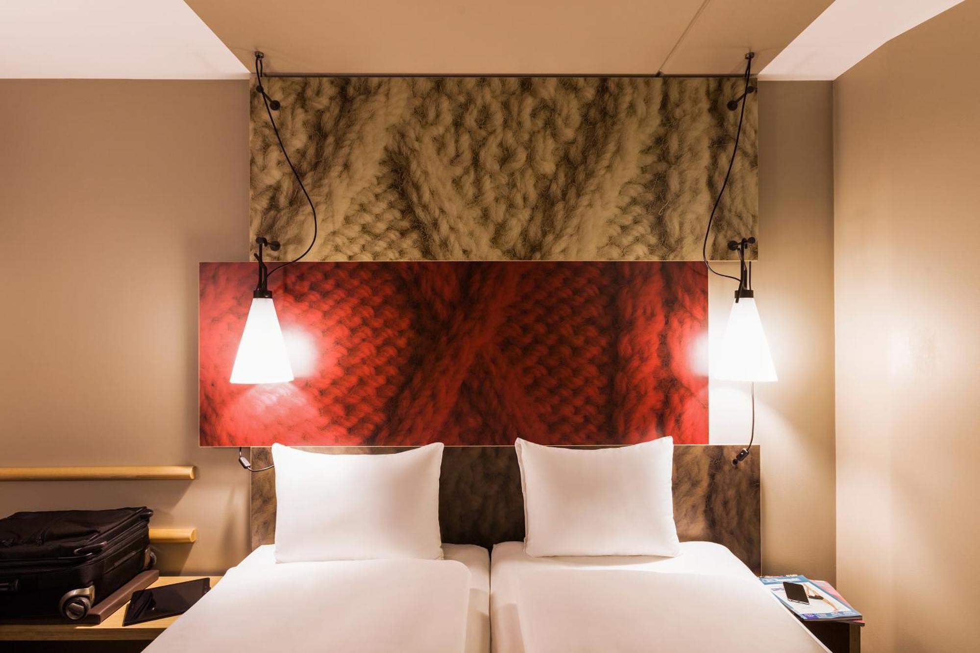 Ibis Portsmouth Hotel Bagian luar foto